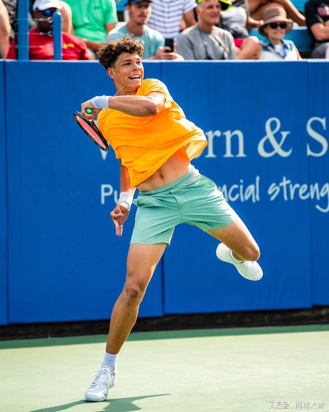 高的曝光度 高的曝光度